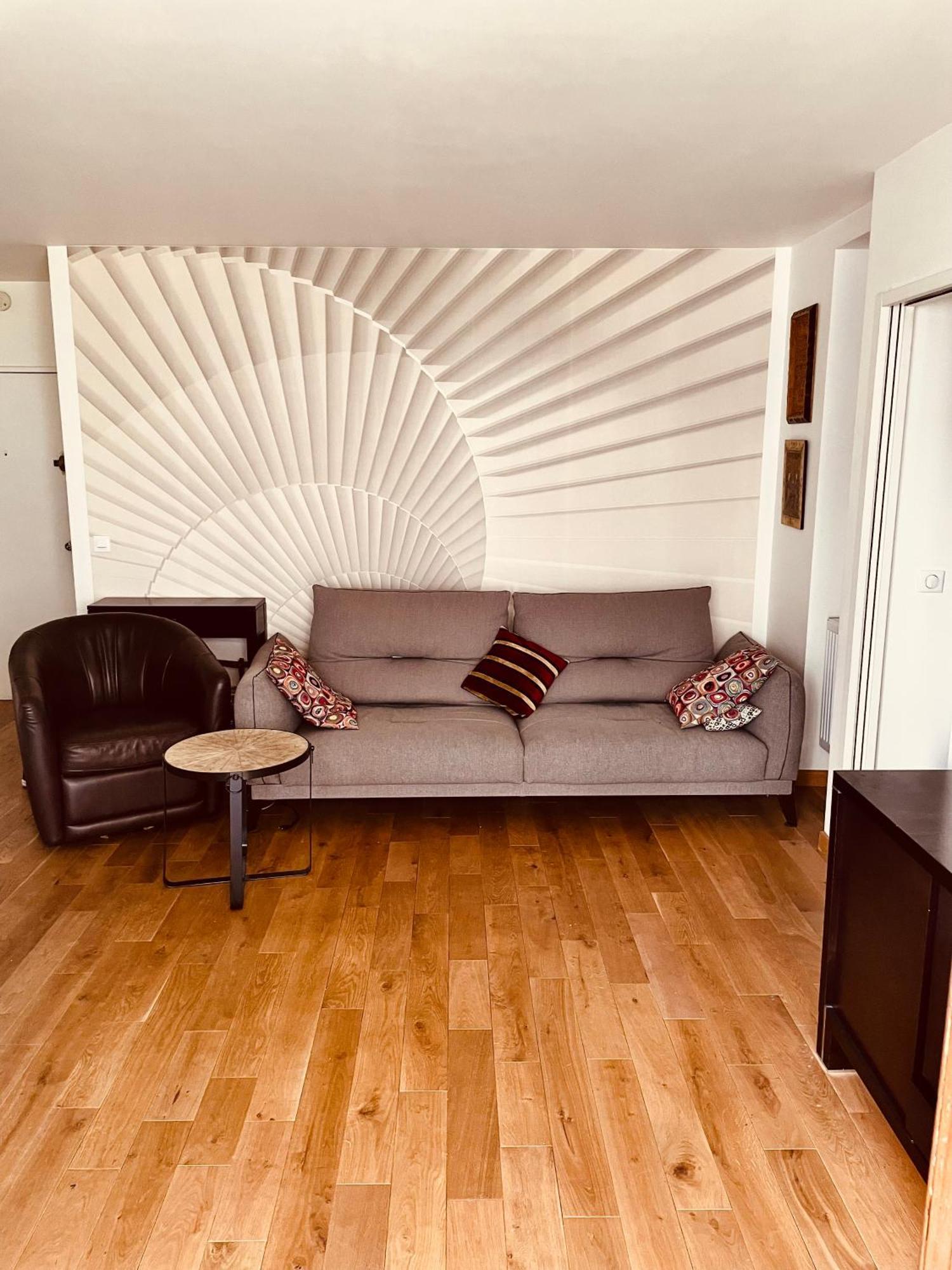 Jolie 2 Pieces Avec Balcon 15 Eme Appartement Parijs